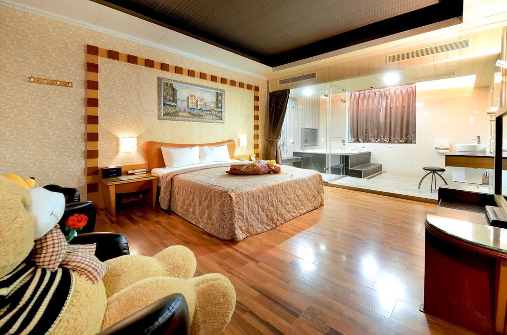 Holland Village Motel Tainan Exterior foto