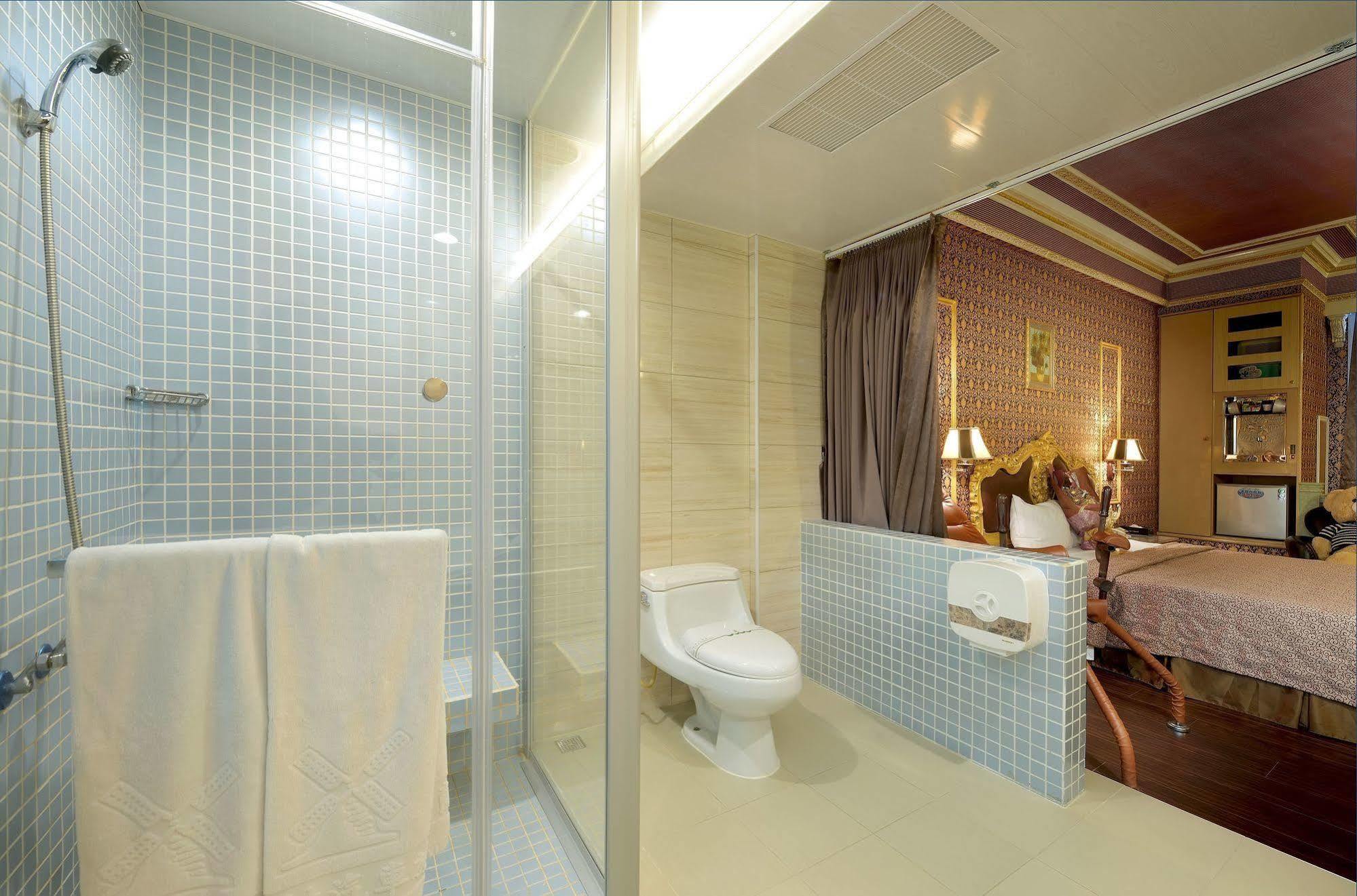 Holland Village Motel Tainan Exterior foto
