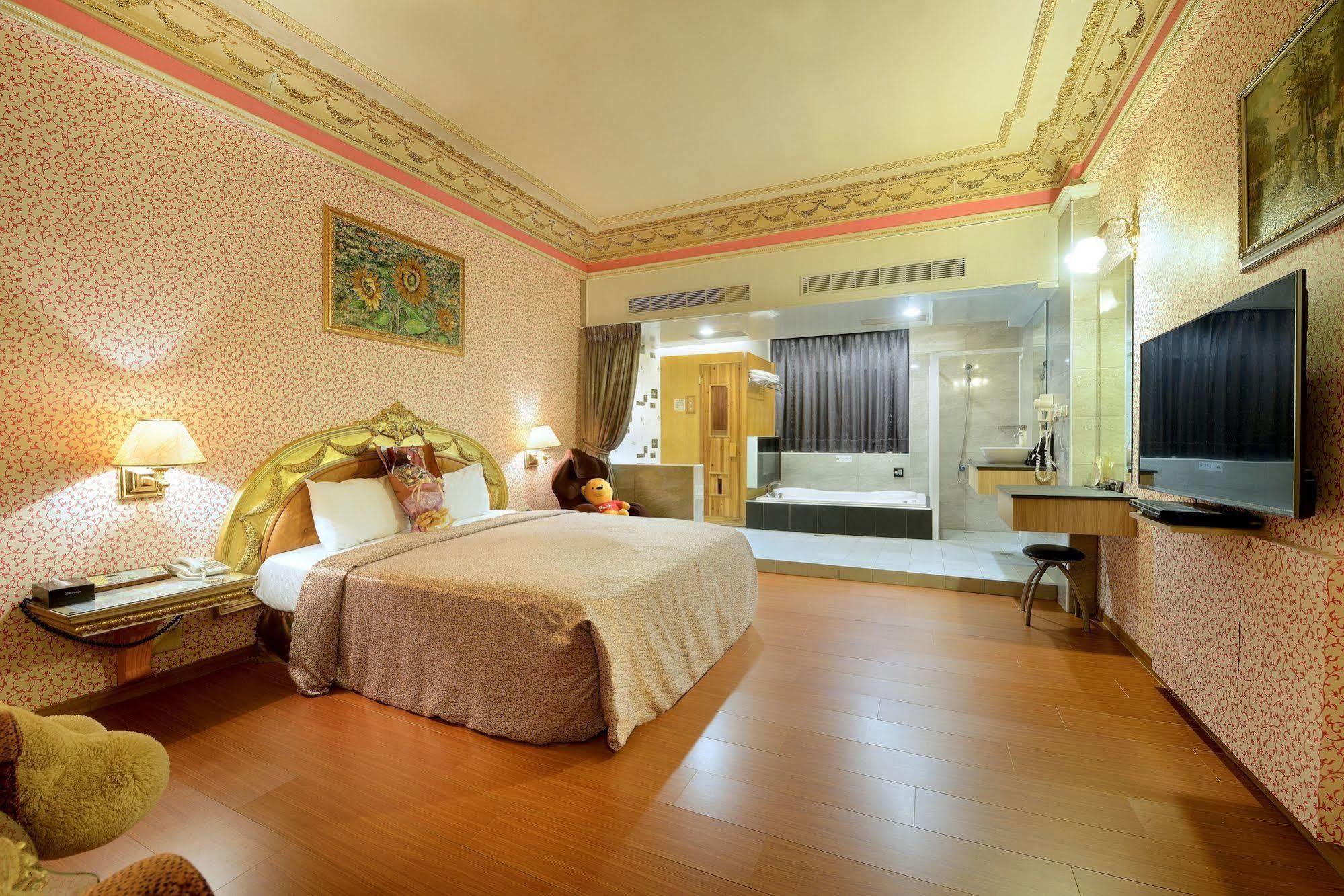 Holland Village Motel Tainan Exterior foto