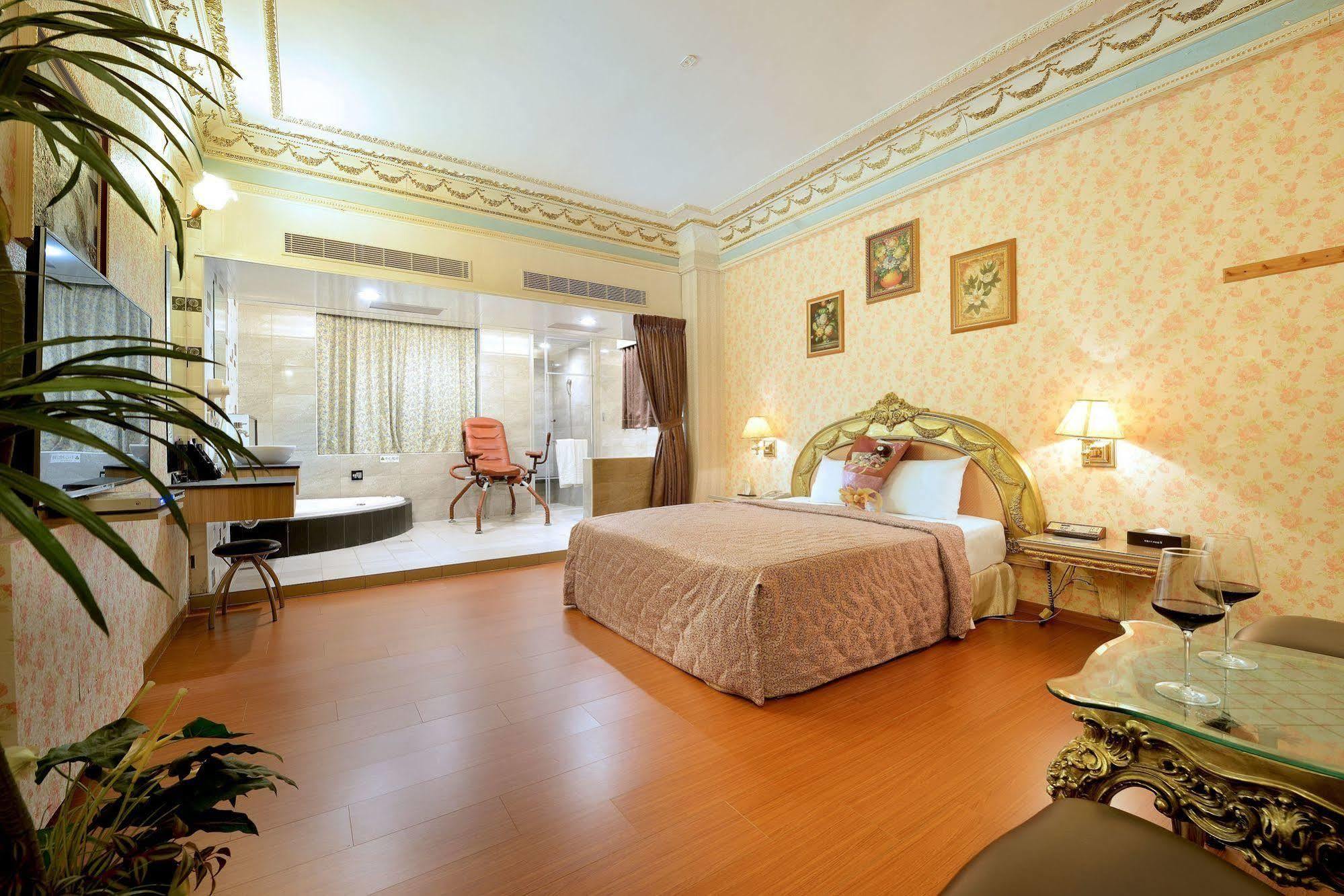Holland Village Motel Tainan Exterior foto