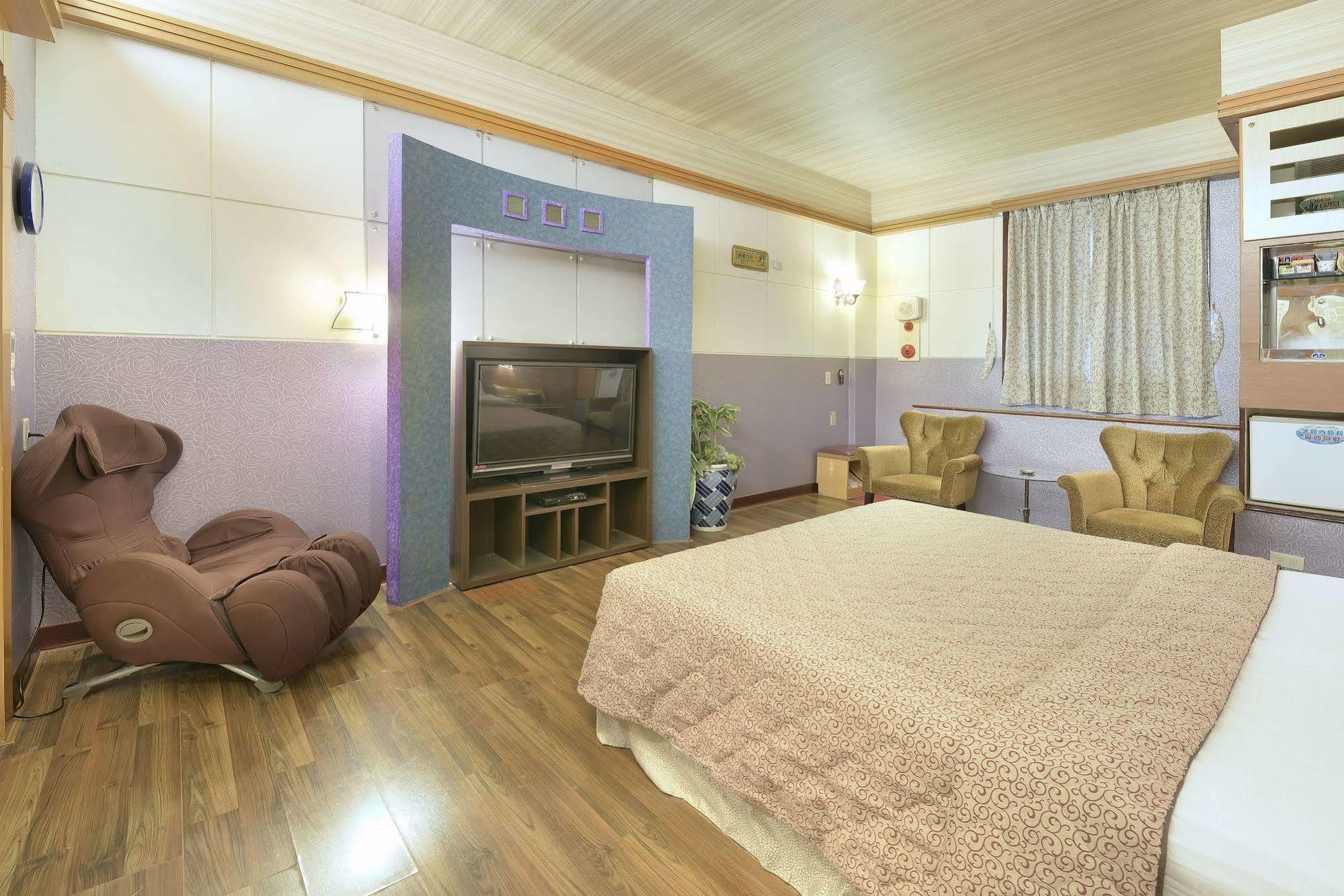 Holland Village Motel Tainan Exterior foto